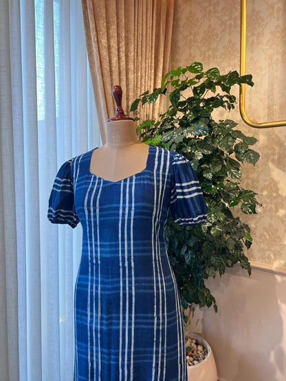 Cream Indigo print flowers